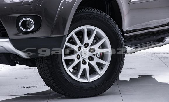 Buy Used Mitsubishi Pajero Brown Car in Bangkok in Bangkok Buy Used Mitsubishi Pajero Brown Car in Bangkok in Bangkok