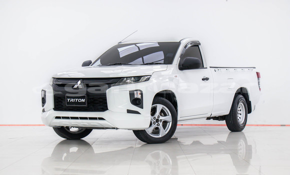 Buy Used Mitsubishi Triton White Car in Bangkok in Bangkok