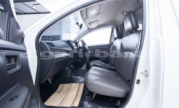 ซื้อ รถมือสอง Mitsubishi Triton ขาว รถยนต์ ใน %{เมือง} ใน กรุงเทพมหานคร ซื้อ รถมือสอง Mitsubishi Triton ขาว รถยนต์ ใน %{เมือง} ใน กรุงเทพมหานคร