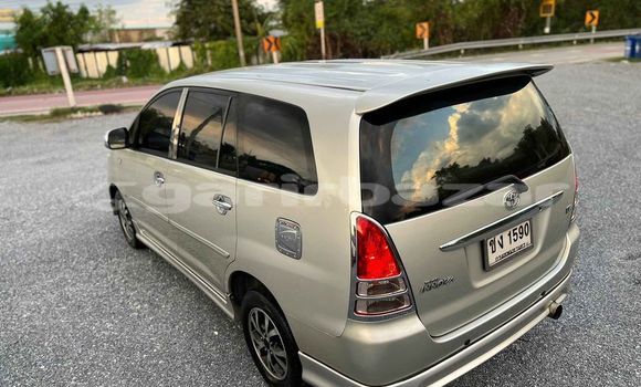 ซื้อ รถมือสอง Toyota Avanza อื่น ๆ รถยนต์ ใน %{เมือง} ใน กรุงเทพมหานคร