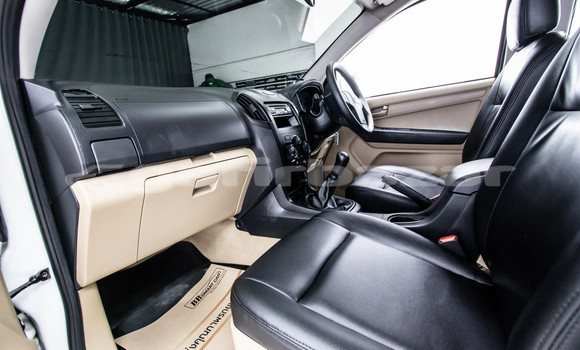 Buy Used Isuzu D-Max White Car in Bangkok in Bangkok Buy Used Isuzu D-Max White Car in Bangkok in Bangkok