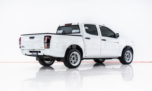 Buy Used Isuzu D-Max White Car in Bangkok in Bangkok Buy Used Isuzu D-Max White Car in Bangkok in Bangkok