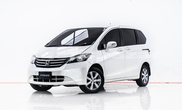 Buy Used Honda Freed White Car in Bangkok in Bangkok Buy Used Honda Freed White Car in Bangkok in Bangkok