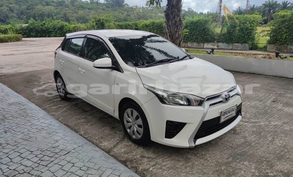 ซื้อ รถมือสอง Toyota Yaris ขาว รถยนต์ ใน %{เมือง} ใน กรุงเทพมหานคร