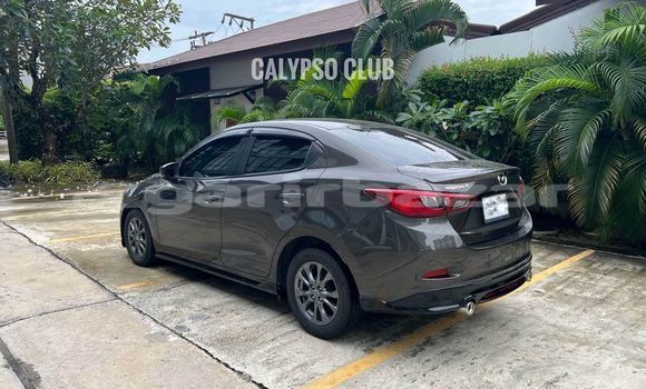 ซื้อ รถมือสอง Mazda 2 สีดำ รถยนต์ ใน %{เมือง} ใน กรุงเทพมหานคร