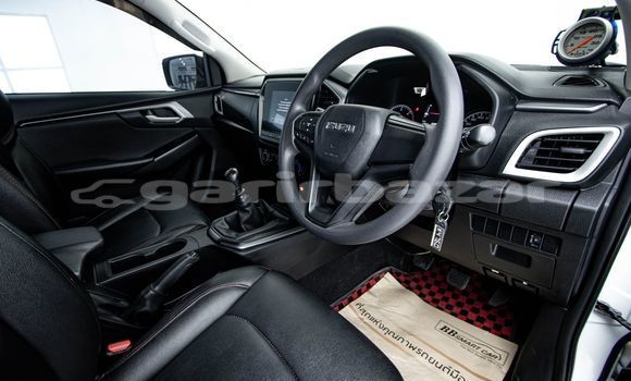 Buy Used Isuzu D-Max White Car in Bangkok in Bangkok Buy Used Isuzu D-Max White Car in Bangkok in Bangkok