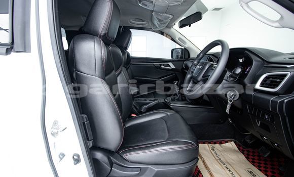 Buy Used Isuzu D-Max White Car in Bangkok in Bangkok Buy Used Isuzu D-Max White Car in Bangkok in Bangkok