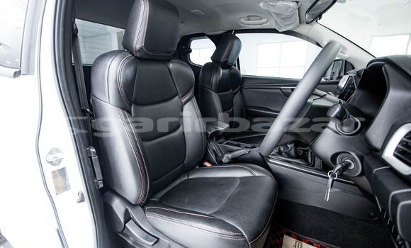 Buy Used Isuzu D-Max White Car in Bangkok in Bangkok Buy Used Isuzu D-Max White Car in Bangkok in Bangkok