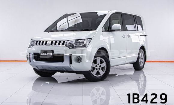 Buy Used Mitsubishi Delica White Car in Bangkok in Bangkok Buy Used Mitsubishi Delica White Car in Bangkok in Bangkok