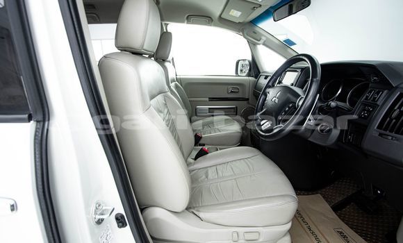 Buy Used Mitsubishi Delica White Car in Bangkok in Bangkok Buy Used Mitsubishi Delica White Car in Bangkok in Bangkok