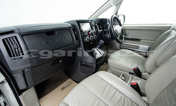 Buy Used Mitsubishi Delica White Car in Bangkok in Bangkok Buy Used Mitsubishi Delica White Car in Bangkok in Bangkok