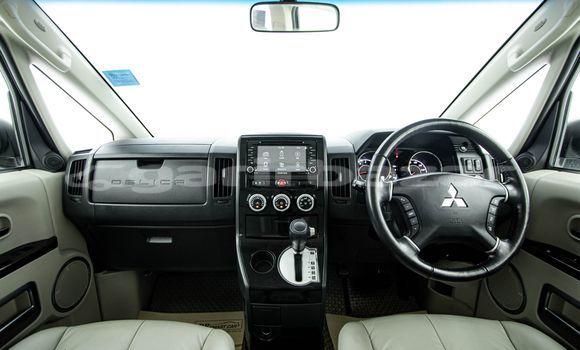 Buy Used Mitsubishi Delica White Car in Bangkok in Bangkok Buy Used Mitsubishi Delica White Car in Bangkok in Bangkok