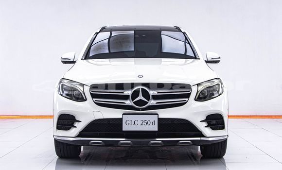 ซื้อ รถมือสอง Mercedes-Benz GLC 250D ขาว รถยนต์ ใน %{เมือง} ใน กรุงเทพมหานคร ซื้อ รถมือสอง Mercedes-Benz GLC 250D ขาว รถยนต์ ใน %{เมือง} ใน กรุงเทพมหานคร