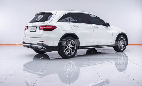 ซื้อ รถมือสอง Mercedes-Benz GLC 250D ขาว รถยนต์ ใน %{เมือง} ใน กรุงเทพมหานคร ซื้อ รถมือสอง Mercedes-Benz GLC 250D ขาว รถยนต์ ใน %{เมือง} ใน กรุงเทพมหานคร