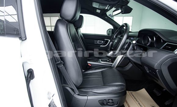 ซื้อ รถมือสอง Land Rover Discovery Sport ขาว รถยนต์ ใน %{เมือง} ใน กรุงเทพมหานคร ซื้อ รถมือสอง Land Rover Discovery Sport ขาว รถยนต์ ใน %{เมือง} ใน กรุงเทพมหานคร