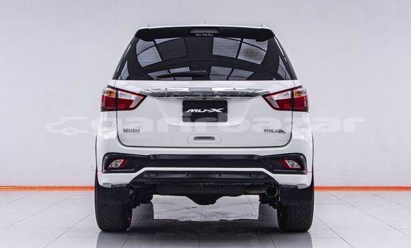 Buy Used Isuzu MU-X White Car in Bangkok in Bangkok Buy Used Isuzu MU-X White Car in Bangkok in Bangkok