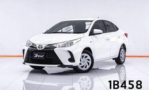 ซื้อ รถมือสอง Toyota Yaris ขาว รถยนต์ ใน %{เมือง} ใน กรุงเทพมหานคร