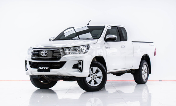 Buy Used Toyota Hiluxe Revo White Car in Bangkok in Bangkok Buy Used Toyota Hiluxe Revo White Car in Bangkok in Bangkok