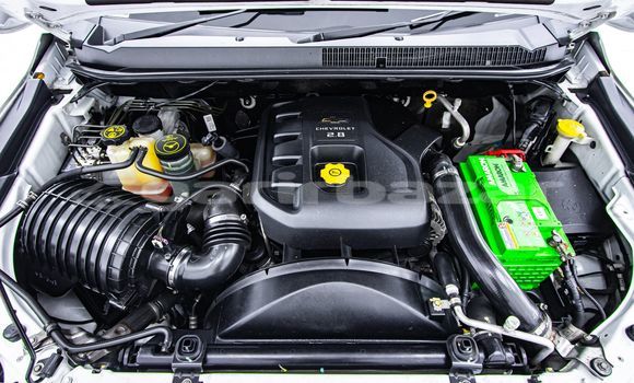 Buy Used Chevrolet Colorado White Car in Bangkok in Bangkok Buy Used Chevrolet Colorado White Car in Bangkok in Bangkok