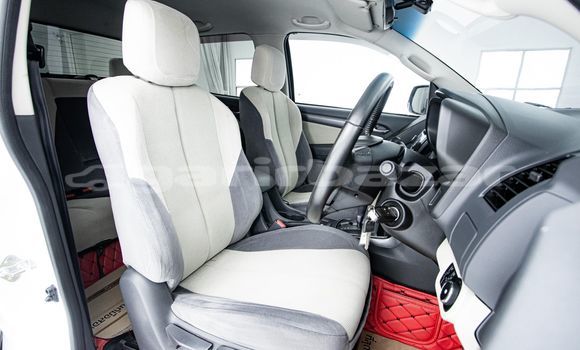 Buy Used Chevrolet Colorado White Car in Bangkok in Bangkok Buy Used Chevrolet Colorado White Car in Bangkok in Bangkok