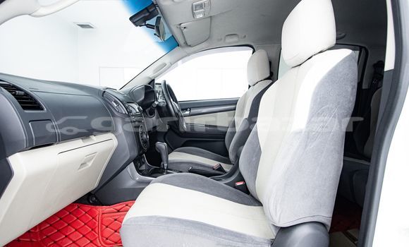 Buy Used Chevrolet Colorado White Car in Bangkok in Bangkok Buy Used Chevrolet Colorado White Car in Bangkok in Bangkok