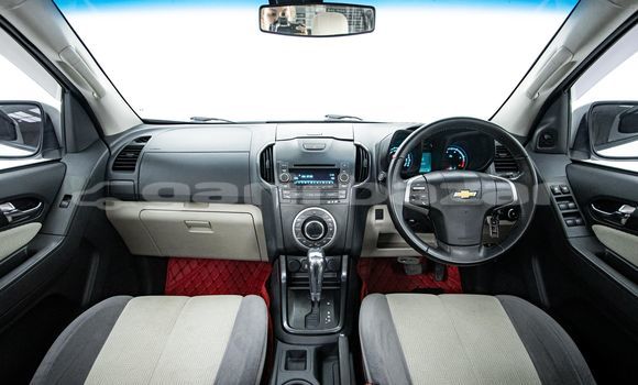 Buy Used Chevrolet Colorado White Car in Bangkok in Bangkok Buy Used Chevrolet Colorado White Car in Bangkok in Bangkok