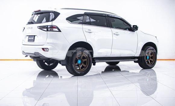 Buy Used Isuzu MU-X White Car in Bangkok in Bangkok Buy Used Isuzu MU-X White Car in Bangkok in Bangkok