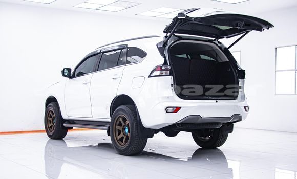 Buy Used Isuzu MU-X White Car in Bangkok in Bangkok Buy Used Isuzu MU-X White Car in Bangkok in Bangkok