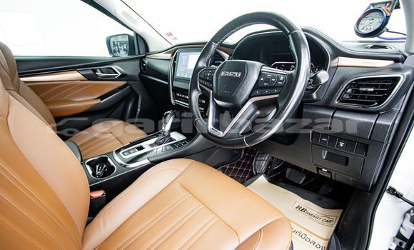 Buy Used Isuzu MU-X White Car in Bangkok in Bangkok Buy Used Isuzu MU-X White Car in Bangkok in Bangkok