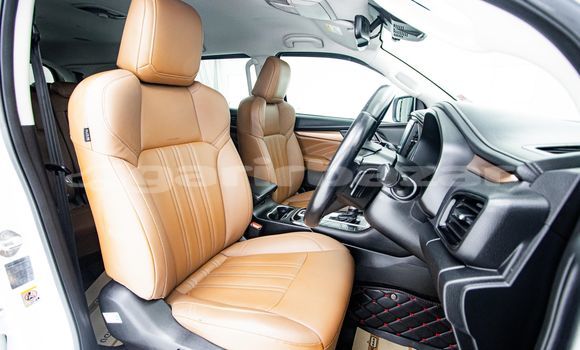 Buy Used Isuzu MU-X White Car in Bangkok in Bangkok Buy Used Isuzu MU-X White Car in Bangkok in Bangkok