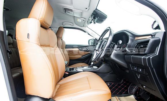 Buy Used Isuzu MU-X White Car in Bangkok in Bangkok Buy Used Isuzu MU-X White Car in Bangkok in Bangkok