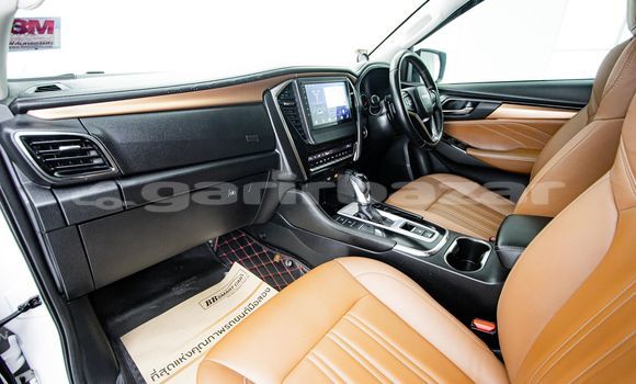 Buy Used Isuzu MU-X White Car in Bangkok in Bangkok Buy Used Isuzu MU-X White Car in Bangkok in Bangkok