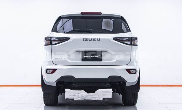 Buy Used Isuzu MU-X White Car in Bangkok in Bangkok Buy Used Isuzu MU-X White Car in Bangkok in Bangkok