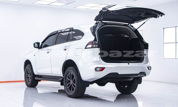 Buy Used Isuzu MU-X White Car in Bangkok in Bangkok Buy Used Isuzu MU-X White Car in Bangkok in Bangkok