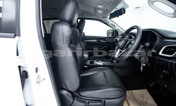 Buy Used Isuzu MU-X White Car in Bangkok in Bangkok Buy Used Isuzu MU-X White Car in Bangkok in Bangkok