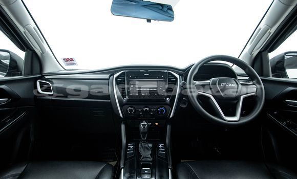 Buy Used Isuzu MU-X White Car in Bangkok in Bangkok Buy Used Isuzu MU-X White Car in Bangkok in Bangkok