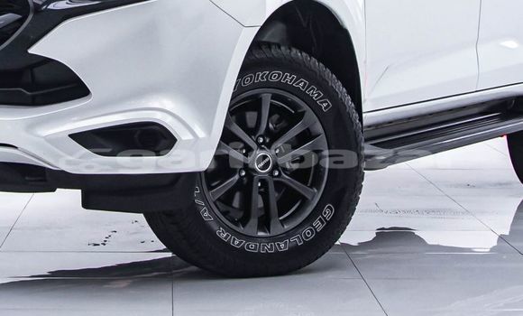 Buy Used Isuzu MU-X White Car in Bangkok in Bangkok Buy Used Isuzu MU-X White Car in Bangkok in Bangkok