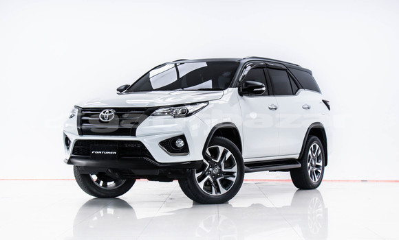 Buy Used Toyota Fortuner White Car in Bangkok in Bangkok Buy Used Toyota Fortuner White Car in Bangkok in Bangkok