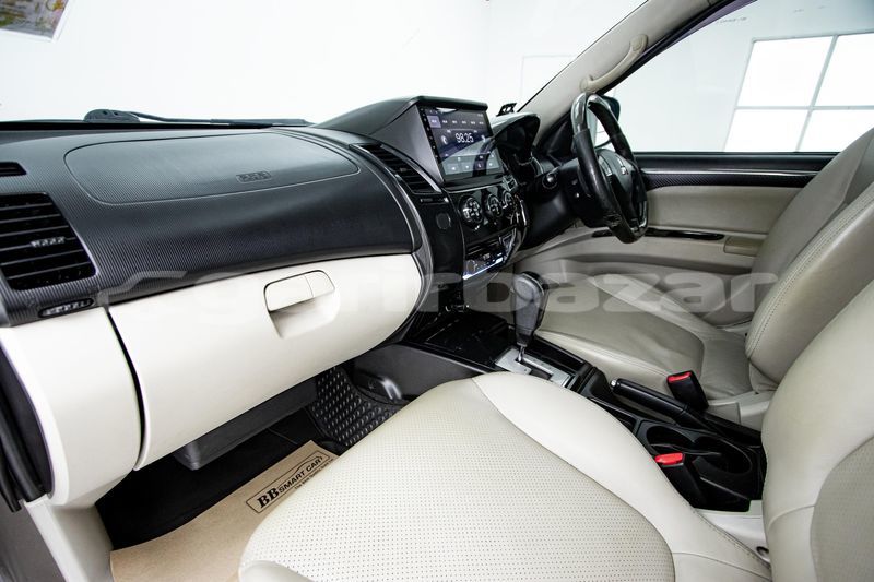 Big with watermark mitsubishi pajero bangkok bangkok 71287