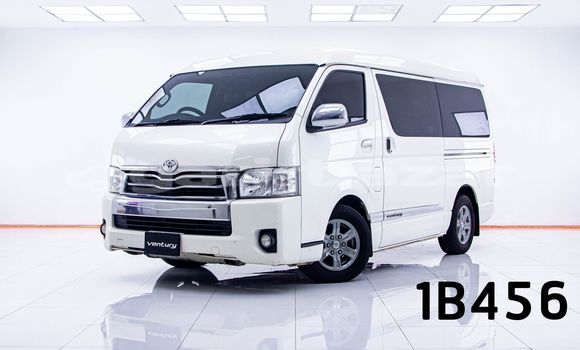 Buy Used Toyota Ventury White Car in Bangkok in Bangkok