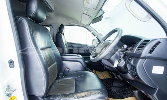 ซื้อ รถมือสอง Toyota Ventury ขาว รถยนต์ ใน %{เมือง} ใน กรุงเทพมหานคร ซื้อ รถมือสอง Toyota Ventury ขาว รถยนต์ ใน %{เมือง} ใน กรุงเทพมหานคร