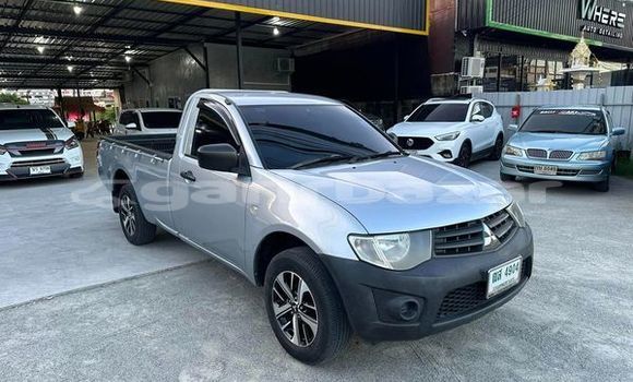 ซื้อ รถมือสอง Mitsubishi Triton เงิน รถยนต์ ใน %{เมือง} ใน กรุงเทพมหานคร ซื้อ รถมือสอง Mitsubishi Triton เงิน รถยนต์ ใน %{เมือง} ใน กรุงเทพมหานคร