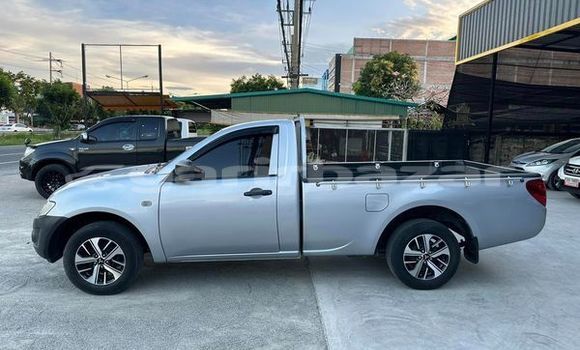 ซื้อ รถมือสอง Mitsubishi Triton เงิน รถยนต์ ใน %{เมือง} ใน กรุงเทพมหานคร ซื้อ รถมือสอง Mitsubishi Triton เงิน รถยนต์ ใน %{เมือง} ใน กรุงเทพมหานคร