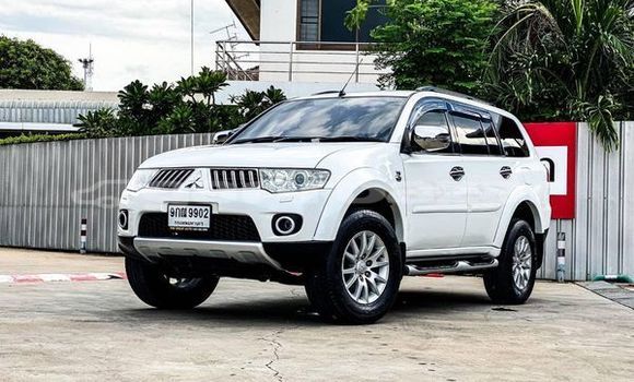 ซื้อ รถมือสอง Mitsubishi Pajero ขาว รถยนต์ ใน %{เมือง} ใน กรุงเทพมหานคร