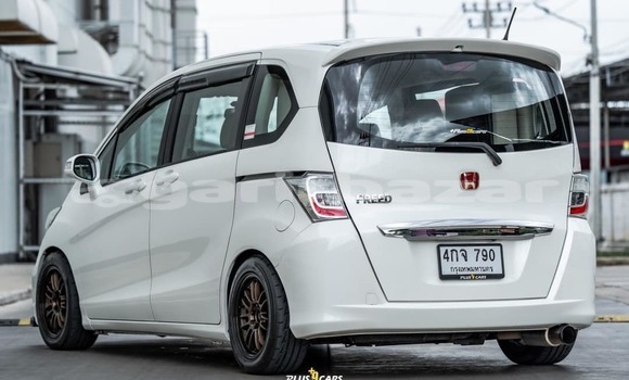 ซื้อ รถมือสอง Honda Freed อื่น ๆ รถยนต์ ใน %{เมือง} ใน กรุงเทพมหานคร