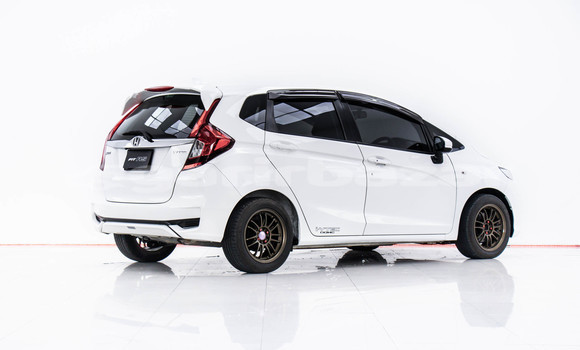 Buy Used Honda Jazz White Car in Bangkok in Bangkok Buy Used Honda Jazz White Car in Bangkok in Bangkok