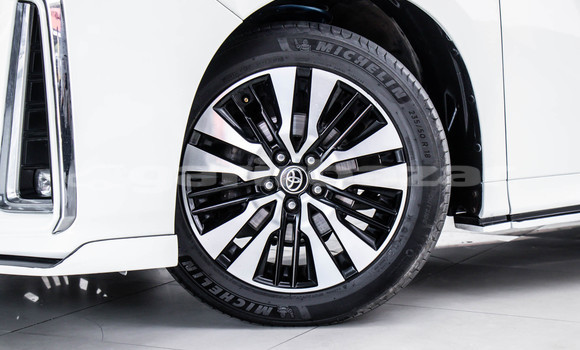 Buy Used Toyota Alphard White Car in Bangkok in Bangkok Buy Used Toyota Alphard White Car in Bangkok in Bangkok