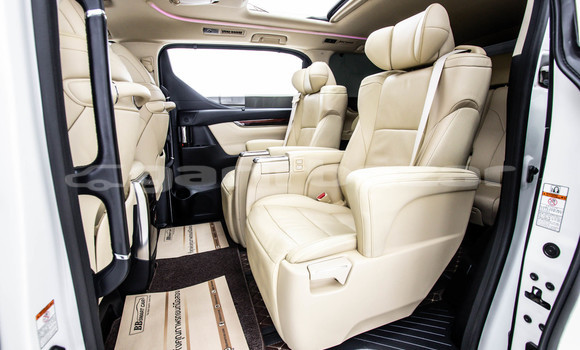 Buy Used Toyota Alphard White Car in Bangkok in Bangkok Buy Used Toyota Alphard White Car in Bangkok in Bangkok