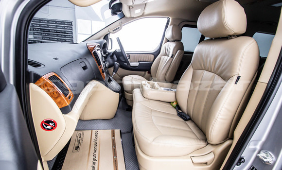 ซื้อ รถมือสอง Hyundai H1 สีน้ำตาล รถยนต์ ใน %{เมือง} ใน กรุงเทพมหานคร ซื้อ รถมือสอง Hyundai H1 สีน้ำตาล รถยนต์ ใน %{เมือง} ใน กรุงเทพมหานคร