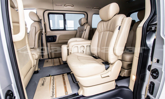 ซื้อ รถมือสอง Hyundai H1 สีน้ำตาล รถยนต์ ใน %{เมือง} ใน กรุงเทพมหานคร ซื้อ รถมือสอง Hyundai H1 สีน้ำตาล รถยนต์ ใน %{เมือง} ใน กรุงเทพมหานคร